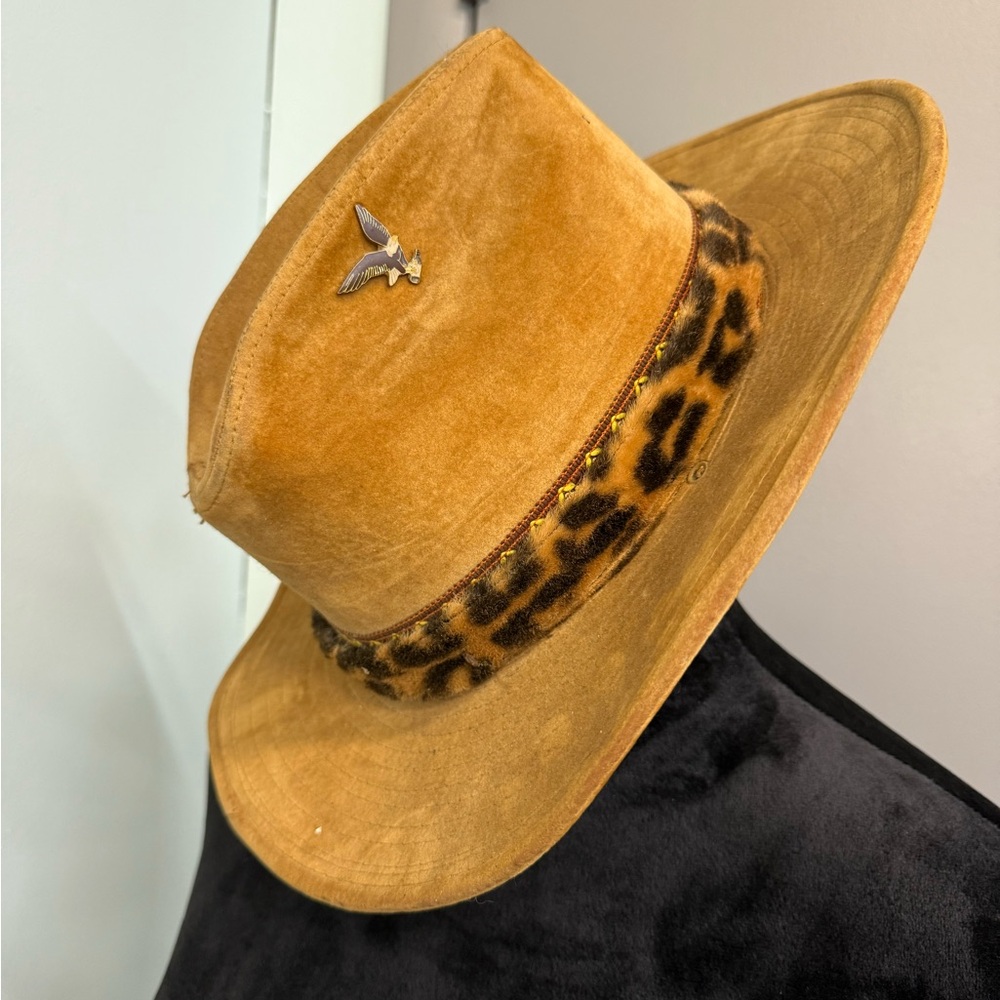 Boot Hill Western Cowboy Hat w Hand Made Feather Band Tan Stetson VINTAGE Pins